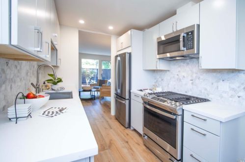 118 Forest Ln, San Rafael, CA 94903-3256