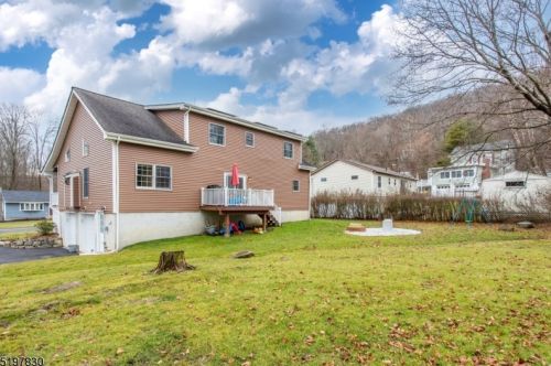 101 Charles St, Hackettstown NJ  07840-1209 exterior