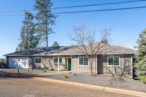 5945 Yorkshire Dr, Paradise, CA 95969-3724