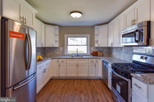 11 11th Ave, Runnemede, NJ 08078-1131