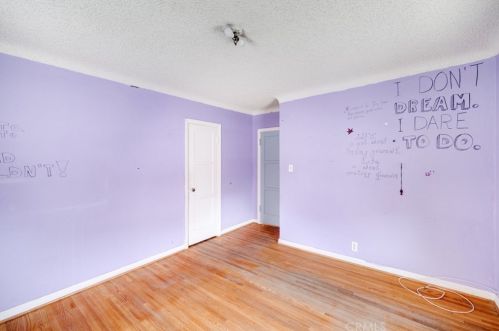 724 Acacia Ave, Glendale CA  91205-3006 exterior