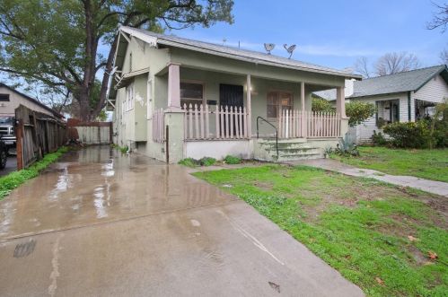 212 Sunset Blvd, Modesto, CA 95351-3350