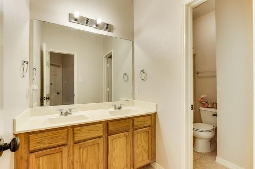 1525 Bastrop Dr, Carrollton TX 75010-6423 exterior