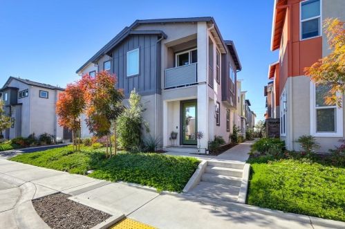 4418 Ocean Ln, Elk Grove, CA 95757