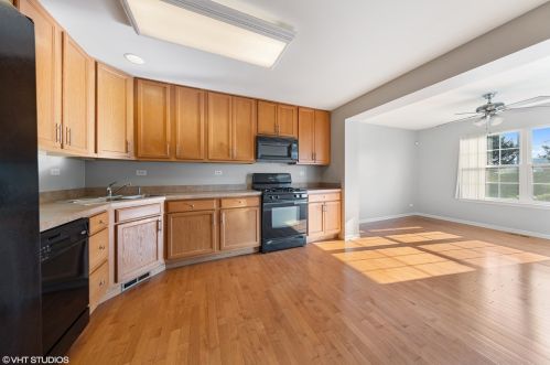 420 Lancaster Dr, Pingree Grove IL  60140-9155 exterior