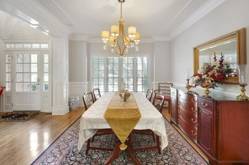 2527 Brookline Cir, Atlanta GA  30319-3690 exterior