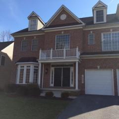 18407 Forest Crossing Ct, Olney MD  20832-3084 exterior