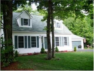 10 Joshua Rd, Amherst, NH 03031-3068