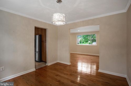 6812 Landor Ln, Springfield VA  22152-3333 exterior