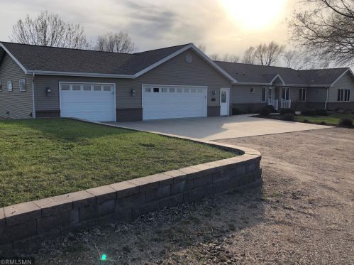 5024 Highview Dr, Montevideo, MN 56265-4101