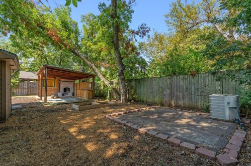 7253 Edgerton Dr, Dallas TX  75231-8135 exterior