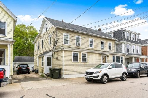 84 Pierce St, Westerly, RI 02891-1616