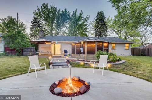 248 150th St, Saint Paul MN  55124-6718 exterior