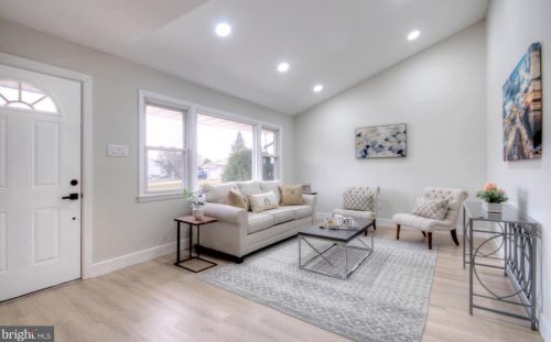 133 Sunnyside Ln, Gloucester, NJ 08031-1142
