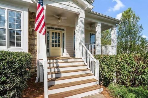 1039 Creek Side Dr, Holly Springs, GA 30115-8544