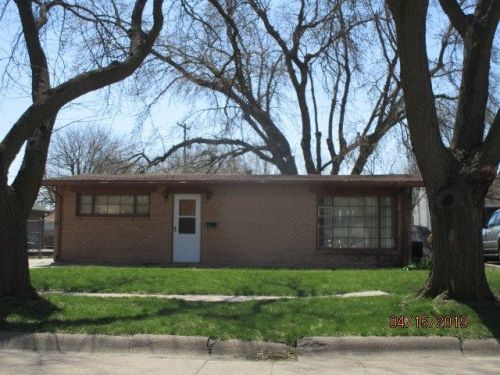 2423 4th St, Hastings, NE 68901-4622