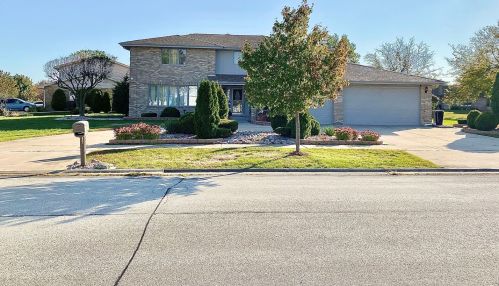 8031 Valley View Dr, Tinley Park, IL 60477-4510