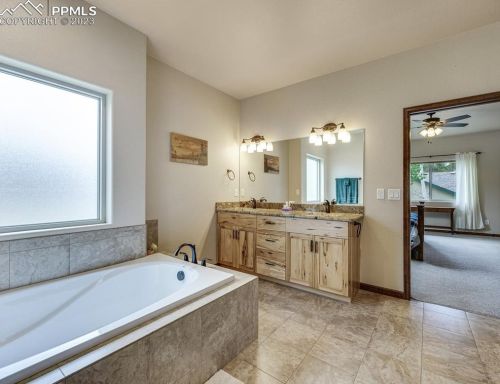 1171 Ptarmigan Dr, Woodland Park CO  80863-8005 exterior