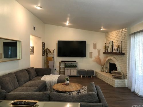 6807 Rycroft Dr, Riverside CA  92506-5352 exterior