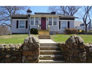 31 Spruce St, Westerly, RI 02891-1946