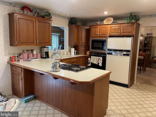 112 Bentley Ln, Lancaster PA  17603-6223 exterior