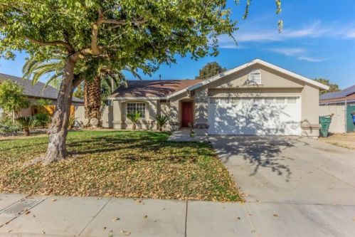 1070 Carob Ave, Navelencia, CA 93654-5324