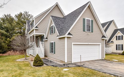 19 Footbridge Ln, Dover, NH 03820-5492