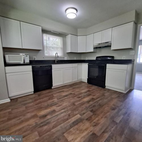 311 Bowen Dr, Fredericksburg, VA 22407-1468