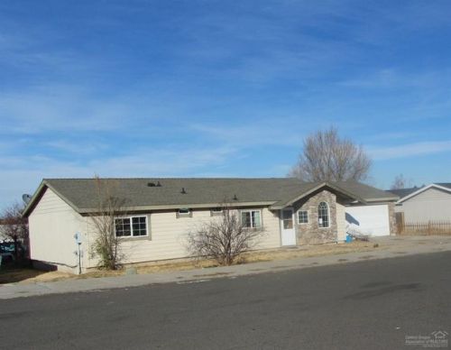 54 L St, Metolius, OR 97741-9068