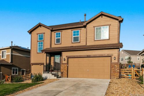 4820 Versailles St, Denver CO  80015-6801 exterior
