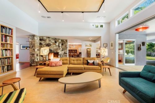 1107 Riviera Dr, Santa Ana CA 92706-1841 exterior