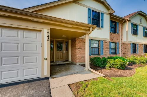 545 Greystone Ln, Wheeling, IL 60090-2342