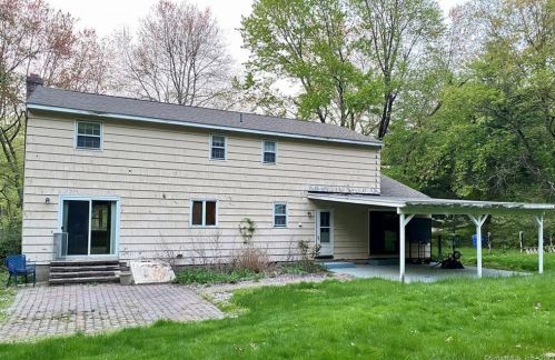 118 Shallowbrook Ln, Glastonbury, CT 06033-1407
