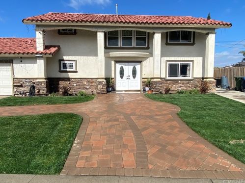 1321 Dinsmore St, Simi Valley, CA 93065-4418
