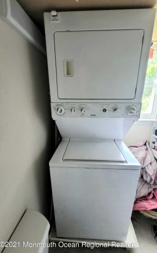 117 White St, Tinton Falls NJ  07724-4860 exterior