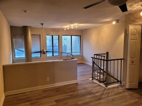 102 Finch Trl, Atlanta GA  30308-2419 exterior