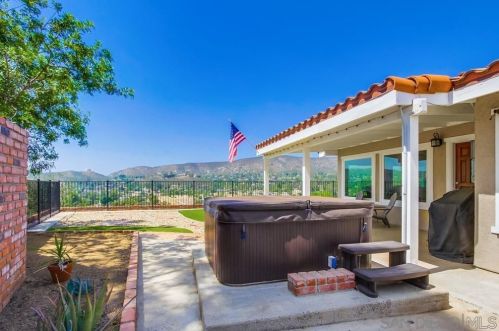 16424 Wikiup Rd, Ramona, CA 92065-4644
