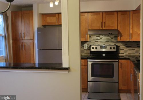 8382 Fern Leaf Ct, Springfield VA  22153-3866 exterior