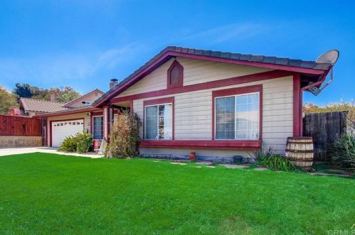 1537 Marjorie St, Oceanside, CA 92056-2312