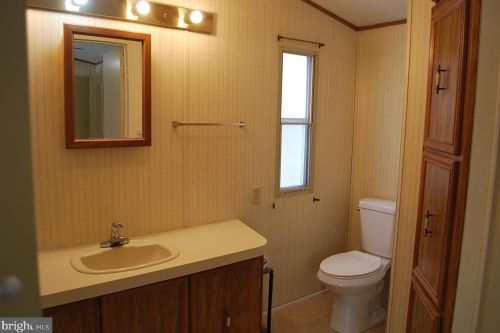 38 Hathaway Dr, Carlisle PA 17015-8892 exterior