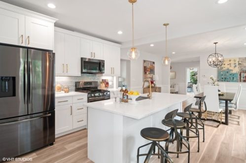 6445 Fairfield Ave, Forest View, IL 60402-3524