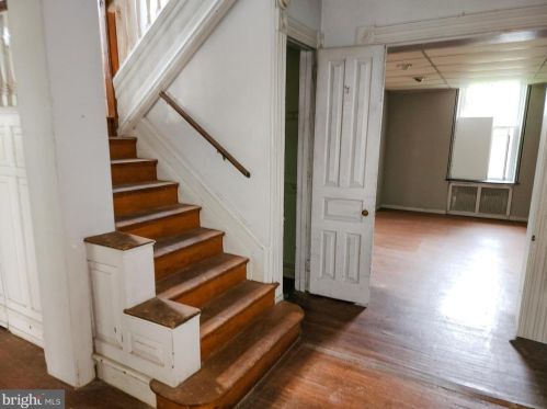 6804 Emlen St, Philadelphia PA  19119-2641 exterior