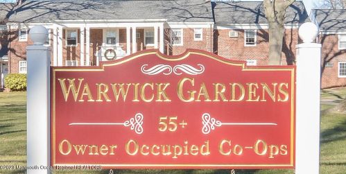 24 Pinckney Rd, Tinton Falls, NJ 07701-2123