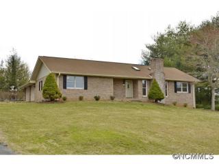 77 Roberts Ridge Dr, Etowah, NC 28729-8790