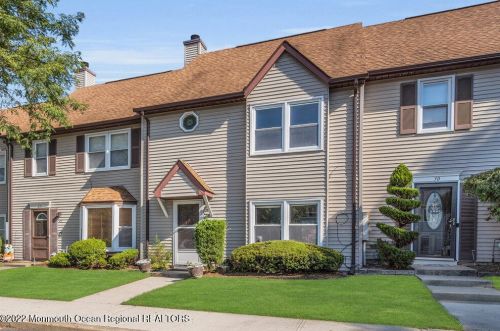 28 Forge Ct, Jackson Twp, NJ 08527-2240