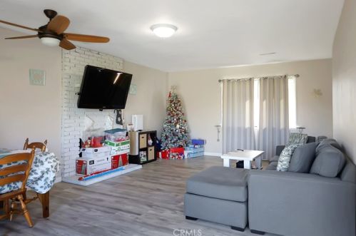 6411 Tournament Dr, Riverside CA  92509-5762 exterior