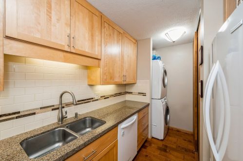 1048 Carmel Ct, Saint Paul MN  55126-5879 exterior