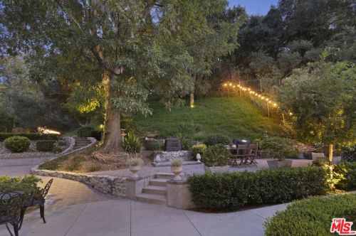 2480 Chevy Chase Dr, Glendale CA  91206-1845 exterior