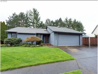 3230 30th St, Damascus, OR 97080