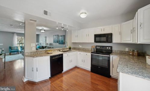 9621 Hastings Dr, Columbia MD  21046-1904 exterior